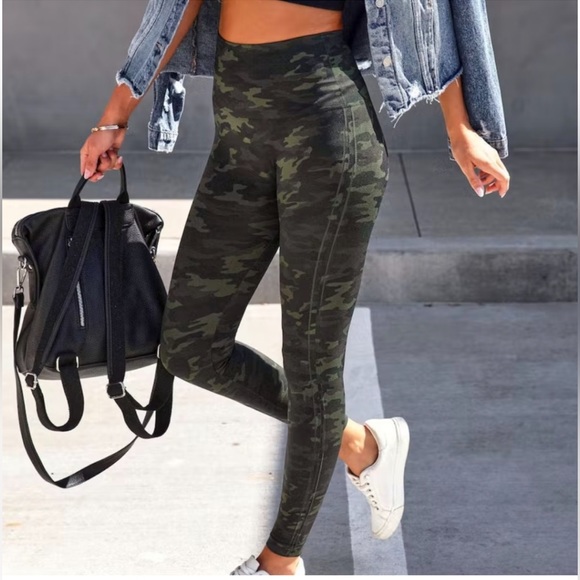 SPANX Pants - NEVER WORN Spanx Seamless Look at Me Now Leggings in Camo Green. MEDIUM